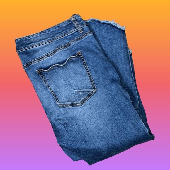 Plus Size Maurices Distressed Capri Jeans Size 20 - Picture 5 of 6